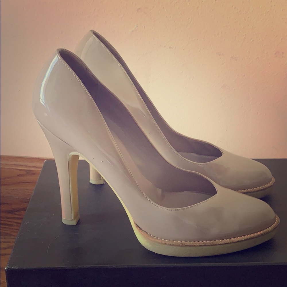 Gucci patent leather pumps